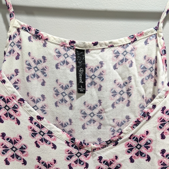 Bjewel Hi-Lo Hem Camisole - Picture 3 of 9